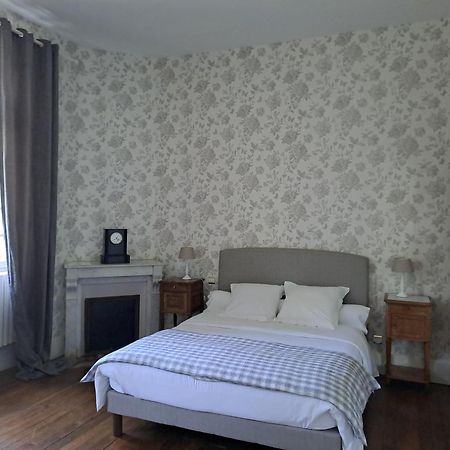 Chateau De La Redortiere Bed & Breakfast Mouzon  ภายนอก รูปภาพ