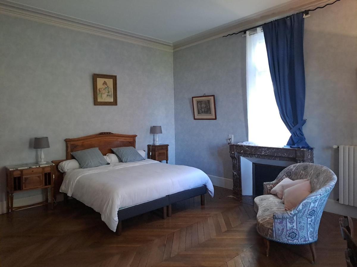 Chateau De La Redortiere Bed & Breakfast Mouzon  ภายนอก รูปภาพ