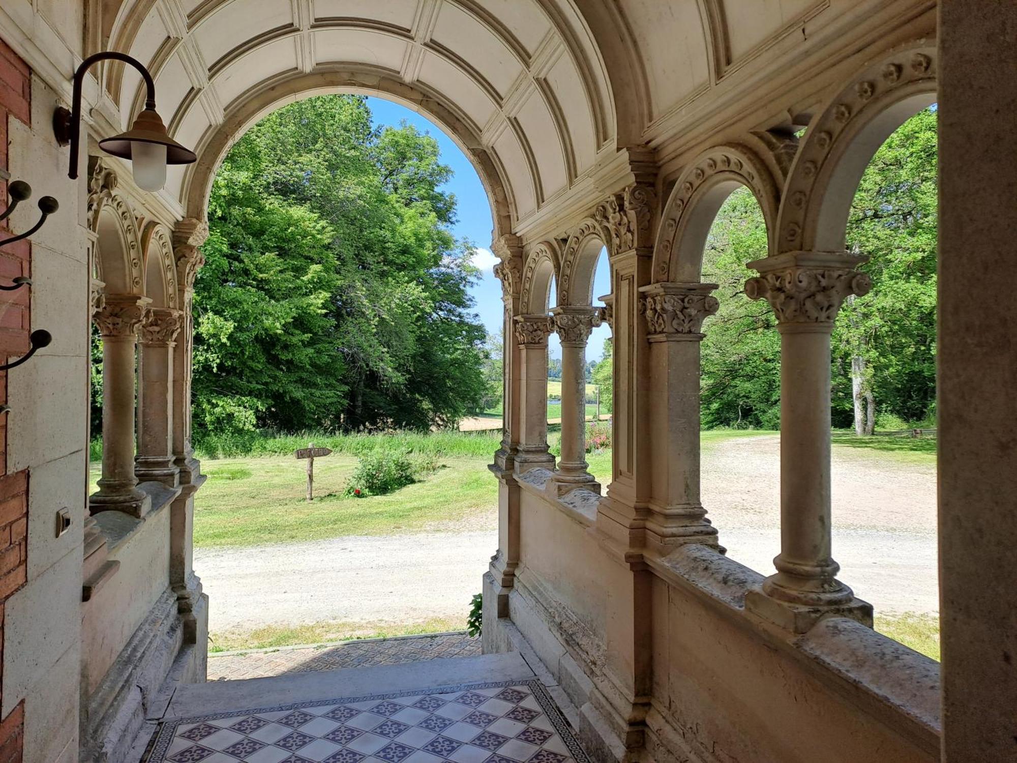 Chateau De La Redortiere Bed & Breakfast Mouzon  ภายนอก รูปภาพ