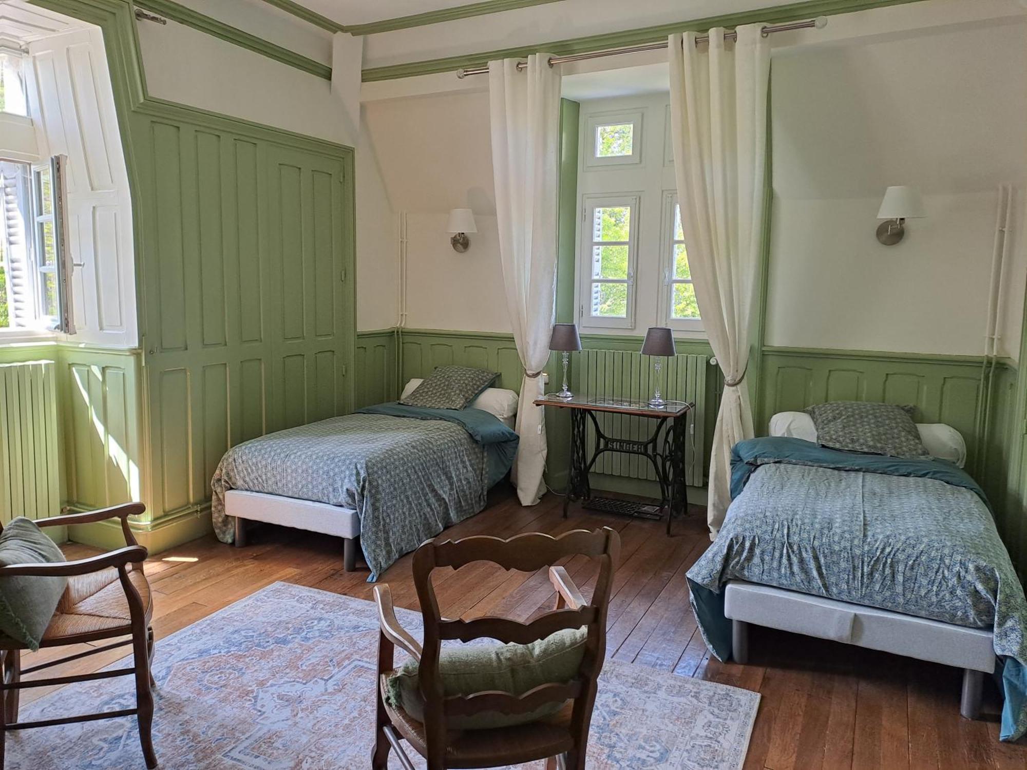 Chateau De La Redortiere Bed & Breakfast Mouzon  ภายนอก รูปภาพ